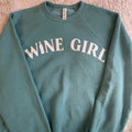 Sweatshirt: Wine girl