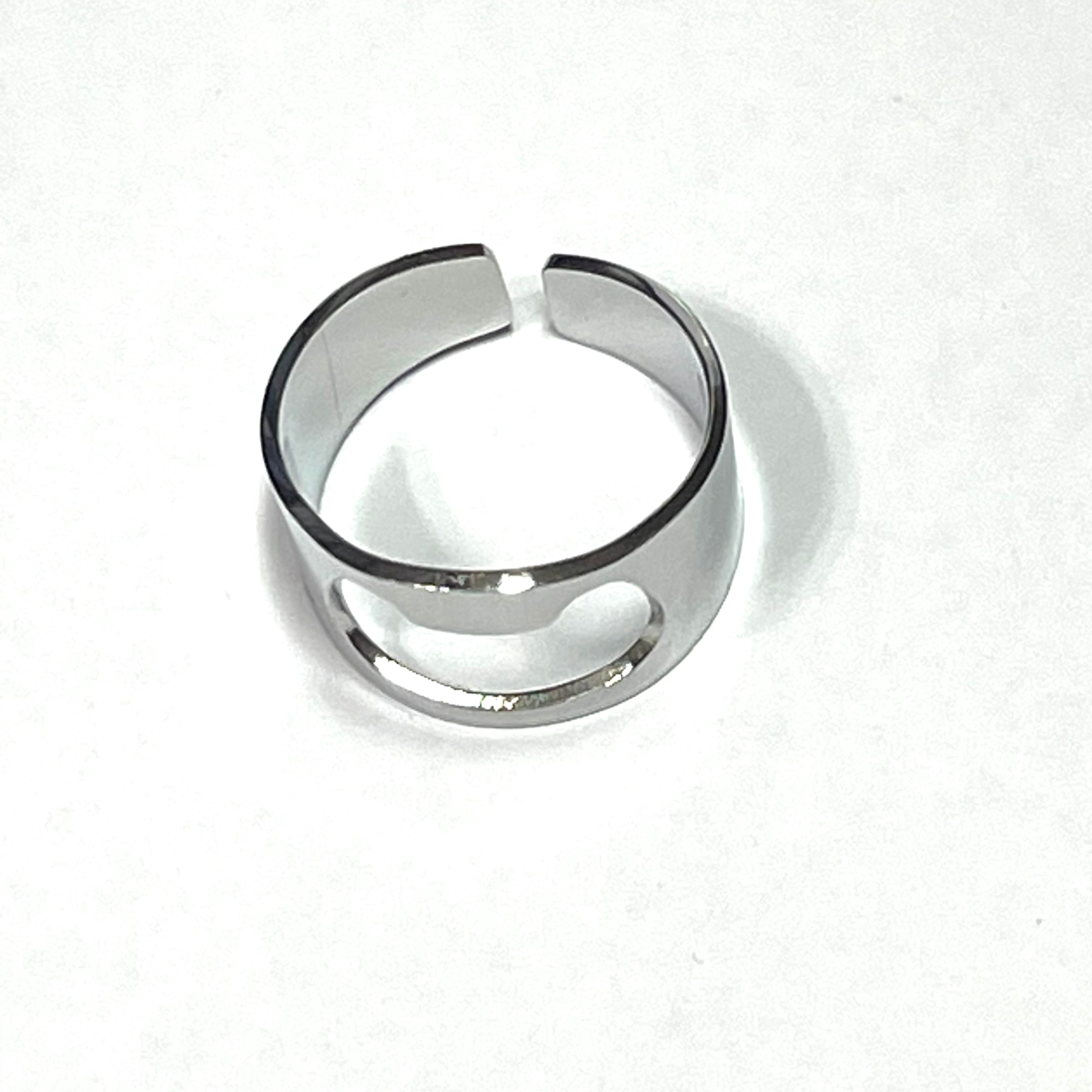 Ring: Stainless Steel Cat Head Ring in Silver, also serves as a bottle opener!