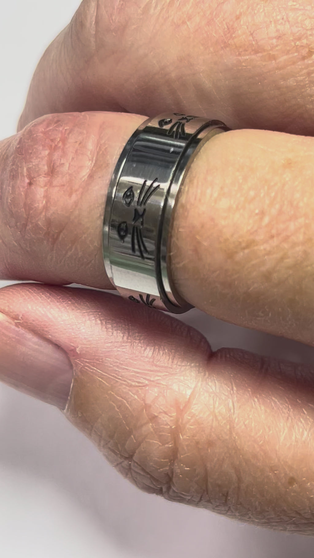 Ring: Stainless Steel Fidget Spinner Ring with Cat Face